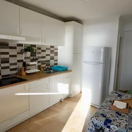 Rock's Spot Front Apartment *